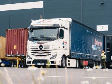 Lebih Canggih, Begini Cara Gudang Baru Daimler Truck Amankan Pasokan Truk dan Bus Indonesia!