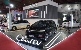 Wuling Tebar Promo Mobil Listrik di Jakarta Fair Kemayoran 2024