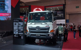 Truk Tiongkok Serbu Pasar Indonesia, Hino Optimis Bisa Menjual Produknya dengan Dukungan Ini