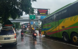 Lokasi Banjir Jakarta di Jalan TB Simatupang, Gerbang Tol Lenteng Agung 2 Terpaksa Ditutup