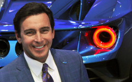 Demi Tingkatkan Bisnis, Ford Motor Ganti CEO ?