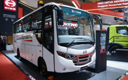 Hino Perkenalkan Bus 136 MDBL 4x4, Andal di Area Kebun dan Tambang