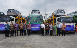TMMIN Ekspor Perdana Toyota Innova Zenix Hybrid 
