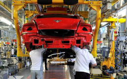 11 Mei, 4.000 Karyawan Bentley Mulai Bikin Mobil Lagi