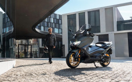 Yamaha TMAX Terbaru, Pertahankan Karakter Scooter Sport