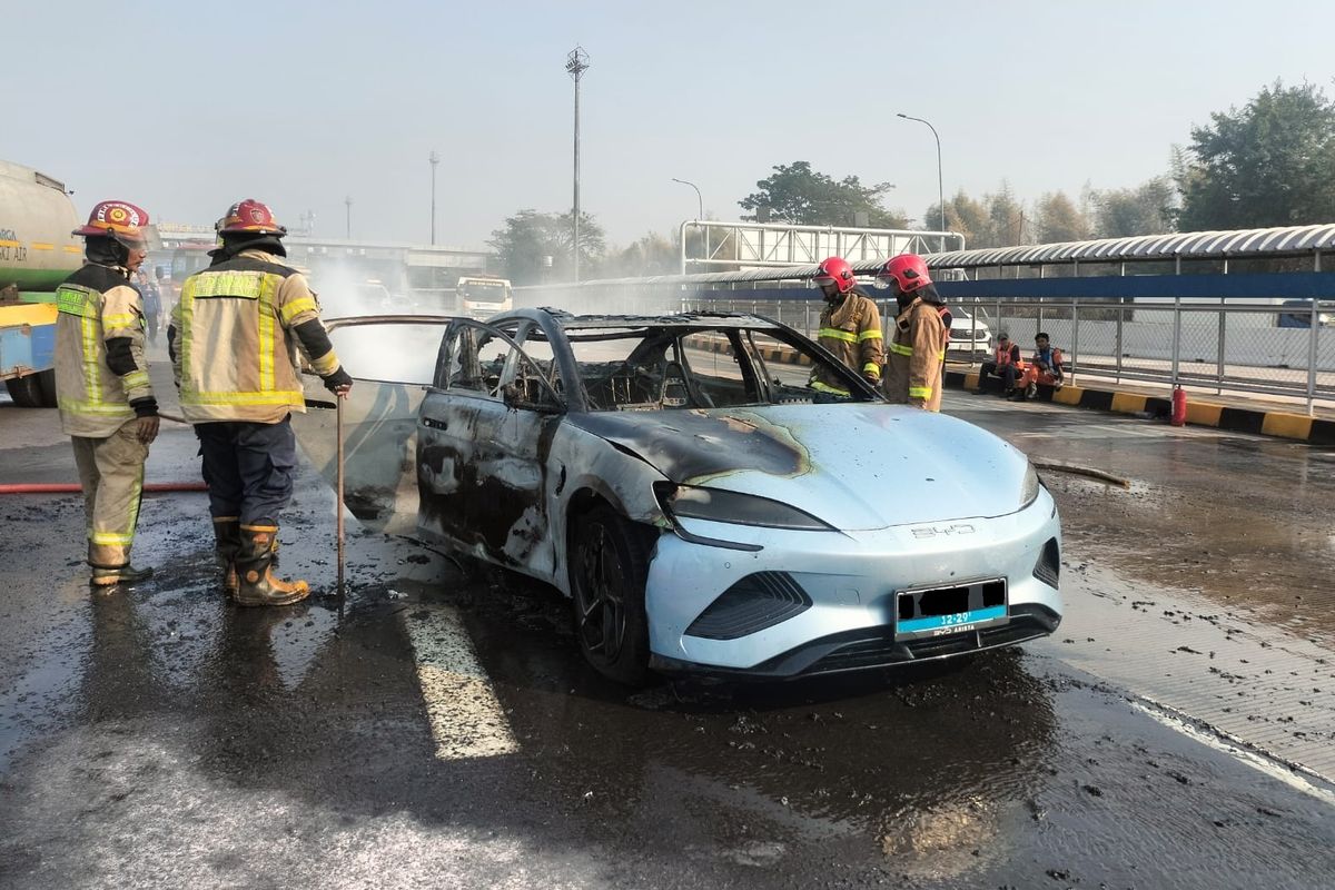 BYD Seal Terbakar di Cikampek, Ini Pernyataan BYD Indonesia