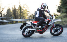Beta RR Motard 125 LC, Lebih Menggoda!
