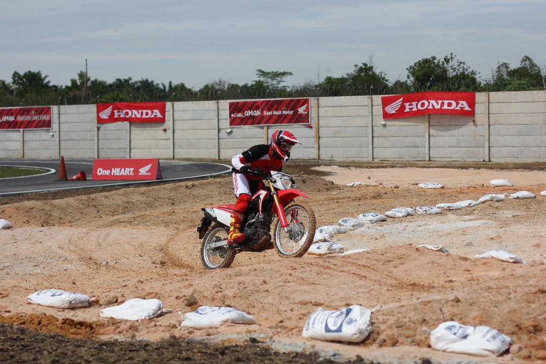 Honda Menggelar Safety Riding Instructors Competition 