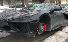 Waduh, Chevrolet Corvette C8 2020 Jadi Korban Pencurian Pelek