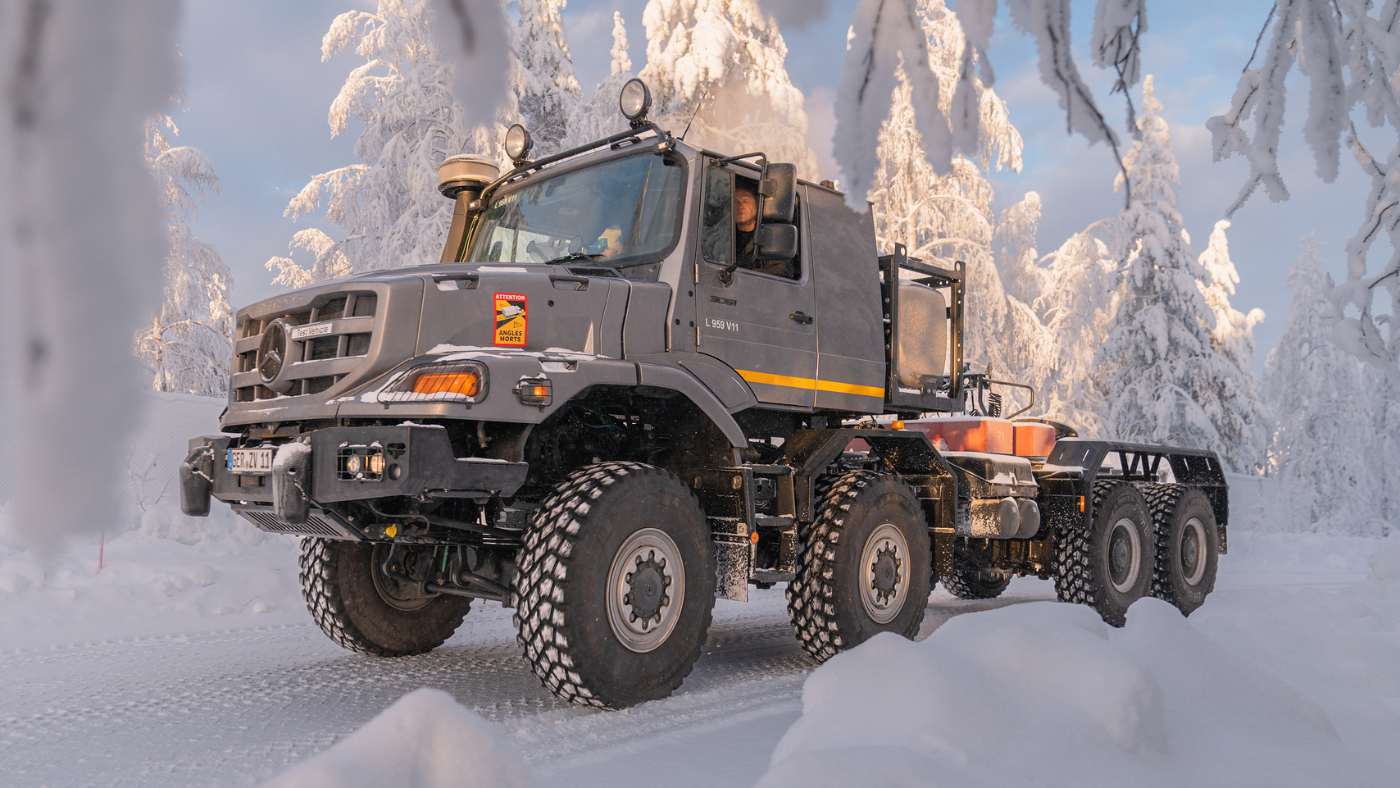 Minus 40 Derajat Bukan Masalah! Truk Mercedes-Benz Zetros Tunjukkan Cara Bertahan Hidup di Medan Ekstrim