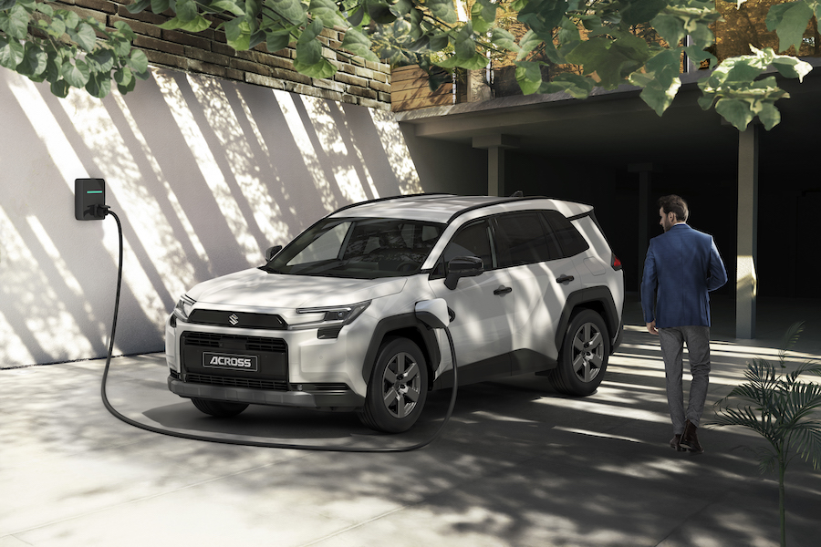 Suzuki Across PHEV 2026, Harganya Tembus Rp 1 Miliar