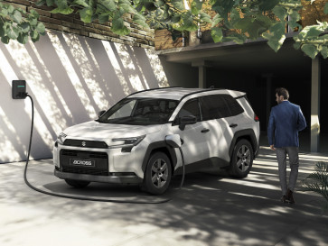 Suzuki Across PHEV 2026, Harganya Tembus Rp 1 Miliar