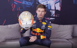 Max Verstappen Pamer Helm Baru Musim 2022