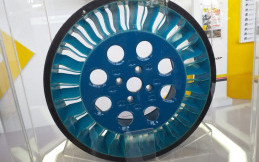Dunlop Luncurkan Ban Tanpa Angin di GIIAS 2019