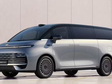 Geely Galaxy V900 Cetak Rekor Dunia Jumlah Penumpang Terbanyak