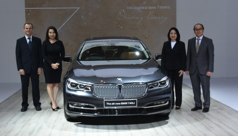 All-new BMW 740Li Rakitan Indonesia Mejeng Di IIMS 2017