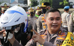 Tindak Pelanggar Lalin, Polda Metro Jaya Resmi Gunakan Kamera ETLE Mobile