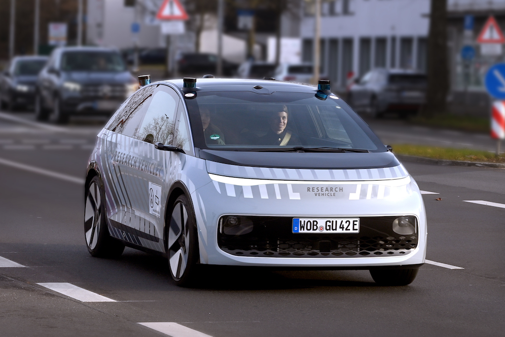 VW Gen.Urban Uji Coba Robotaxi Tanpa Kemudi di Jalanan Wolfsburg