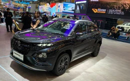 Suzuki Fronx SGX Hybrid Kuro Varian Tertinggi Berkonsep Serba Hitam