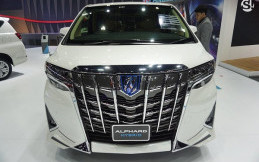 Toyota Alphard Rambah Thailand, Ini Bedanya dengan Indonesia