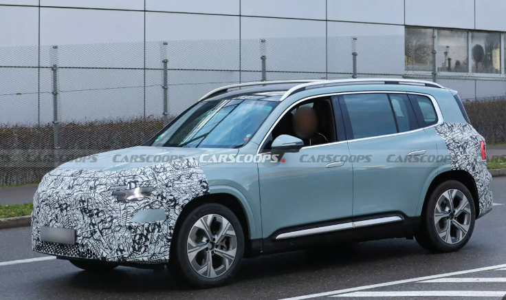 Meluncur 8 Desember, SUV Listrik Mercedes GLB Punya Kabin Superscreen