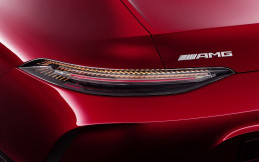 Mercedes-AMG Siap Produksi Mobil Konsep GT Hybrid V8