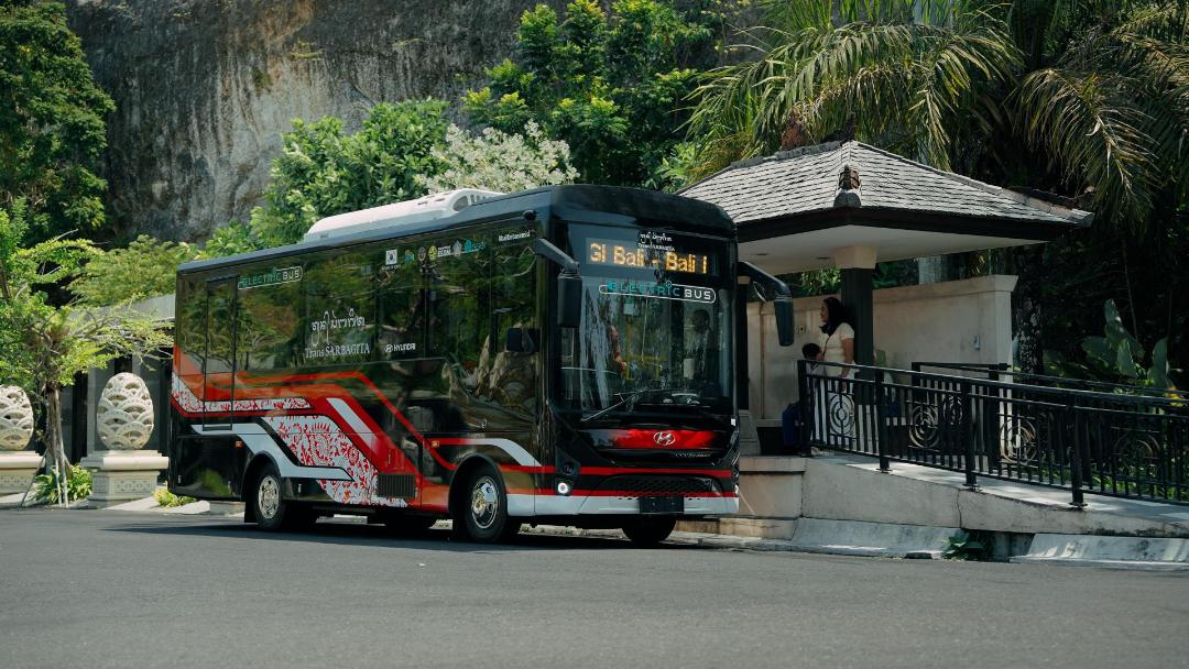 Hyundai Indonesia Gandeng Karoseri Laksana Luncurkan Bus Listrik