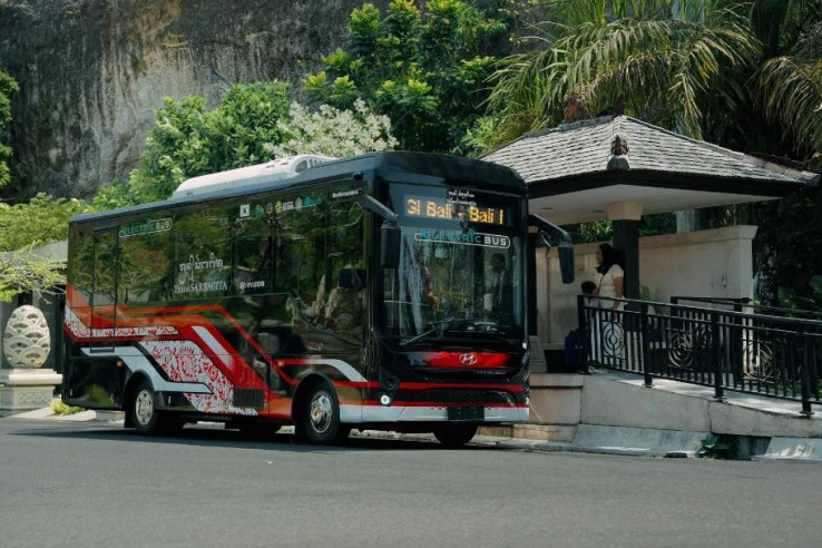 Hyundai Indonesia Gandeng Karoseri Laksana Luncurkan Bus Listrik