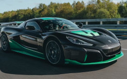 Rimac Nevera Cetak Rekor Dunia, Ngebut Mundur di Kecepatan 275 Kpj