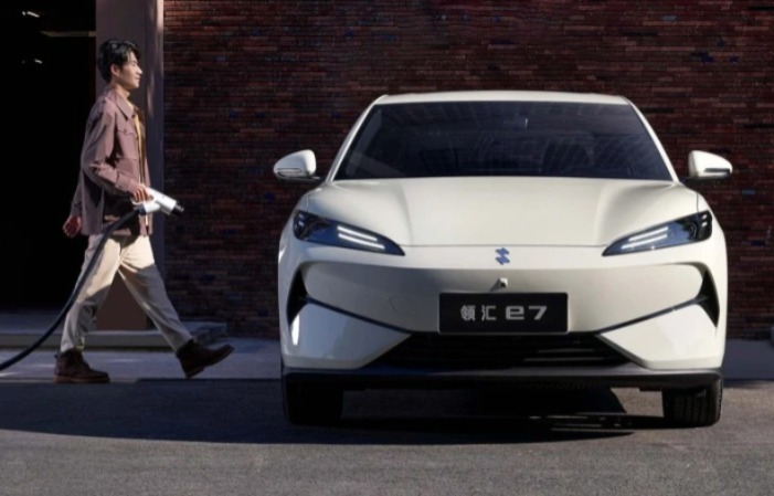 Taksi Listrik Linghui e7 Dibekali Fast Charging, 10-97 Persen Butuh Waktu 9 Menit