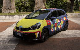 Honda Jazz Rayakan Seperempat Abad dengan Sentuhan Ikan Koi