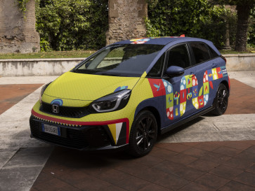 Honda Jazz Rayakan Seperempat Abad dengan Sentuhan Ikan Koi