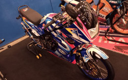 Pakai Parts Hedon, Kawasaki Ninja Modifikasi Tampilan Helm Arai Shinya Nakano dari Garut