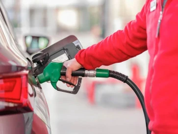 Penjualan Mobil Bensin Semakin Tergerus, Kini Tersisa 49 persen
