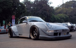 Menikmati Karya Akira Nakai Pada Porsche RWB 08