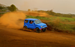 Sangar! Suzuki Jimny Wide JB33 Ini Wakili Indonesia Pada Balap AXCR 2019
