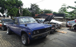 Unik! Bengkel Ini Terima Pengerjaan Vespa dan Datsun Lawas