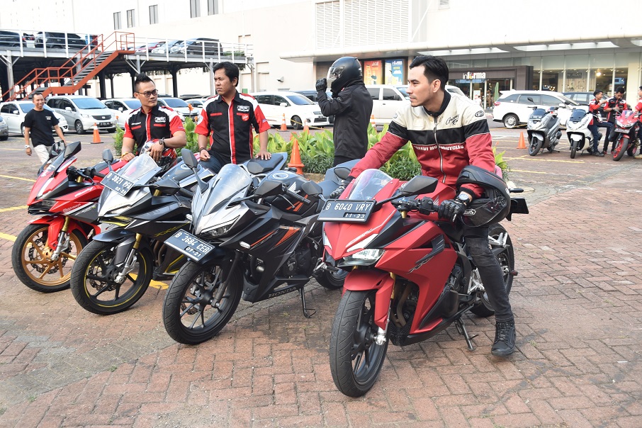 Artis Bikers Ramaikan Acara Honda Sport Motoshow Karawaci