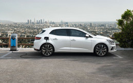 Renault Megane Hatchback E-TECH Plug-in Hybrid, Bisa 65 Kpl!