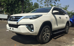 Keren Nih! Kramat Motor Sediakan Footstep Elektrik Untuk Fortuner VRZ