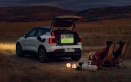 Volvo EX30 Kini Ada Fitur V2L dan Plug & Charge, Bisa Darurat Listrik!