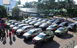 Bakti Sosial HUT TNI, Pajero Indonesia One Pamerkan Puluhan Mobil dengan Desain TNI