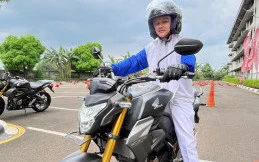 Saatnya Lady Bikers Kartini Paham Safety Riding di Jalan Raya