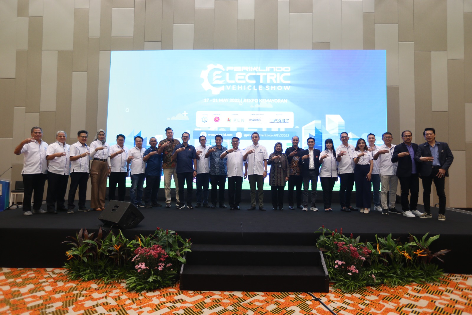 Periklindo dan Dyandra Konsisten Kembangkan Kendaraan Listrik Melalui PEVS 2023