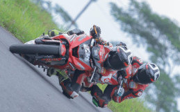 2 Pembalap Muda Jayadi Racing Team Berhasil Raih Poin di Kejurnas MotoPrix 2024 Tasikmalaya