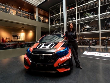 Pembalap Wanita Rachel Cia Resmi Gabung Honda Racing Indonesia
