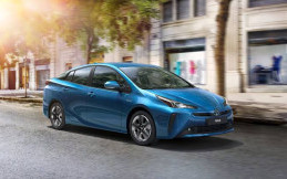 Video Review Toyota Prius Hybrid