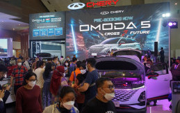 Banyak Pengunjung IIMS 2023, Penasaran Chery Omoda 5
