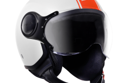 Rp1,49 Juta, Helm Orisinal Vespa Teranyar Dijual Lewat 5 Warna Senada Motornya