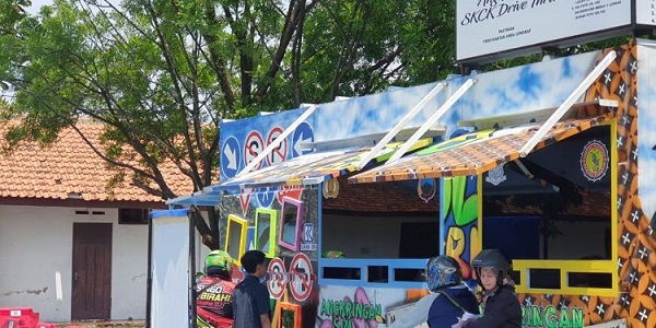 Warga Solo, Kini Bisa Perpanjang SIM di Angkringan Drive Thru